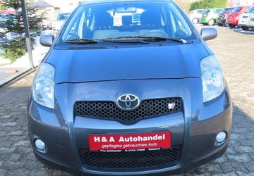 Toyota Yaris 210.200 km 2.999 &euro; Geestland 27607