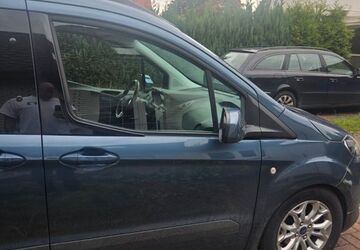 Ford Transit Courier 68.000 km 13.900 &euro; Geestland 27607