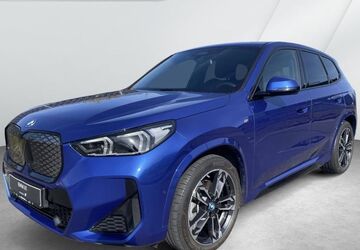 BMW iX1 17.833 km 42.920 &euro; Cuxhaven 27472