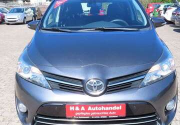 Toyota Verso 147.372 km 10.999 &euro; Geestland 27607